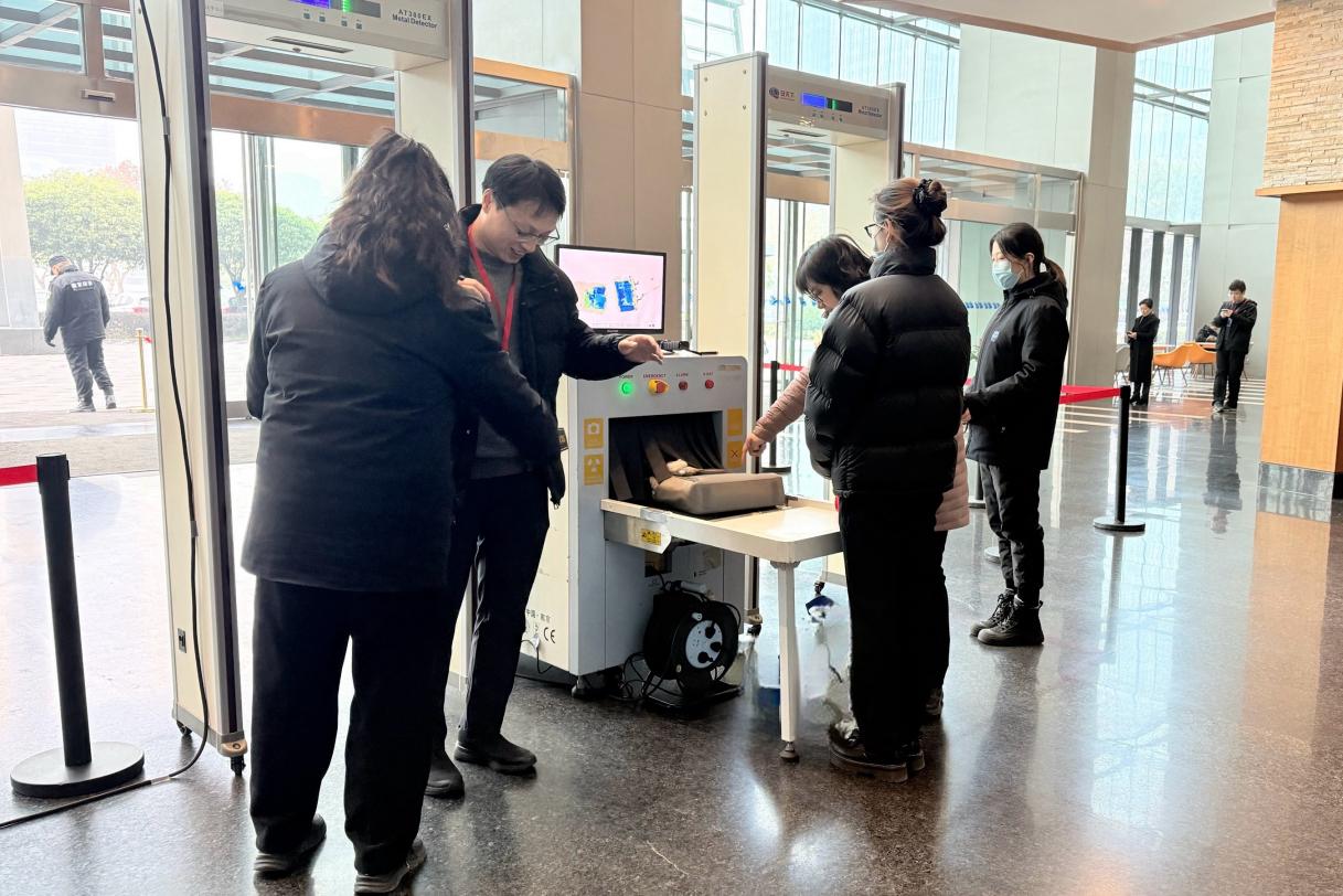 E:/25.12.10后 上傳網(wǎng)站留存/“安保鐵軍、硬核保障”2026系列報道一——科技引領(lǐng)未來，安全護(hù)航盛會/照片/5212ea35a8b77386cbea49d69a720cf7.jpg5212ea35a8b77386cbea49d69a720cf7