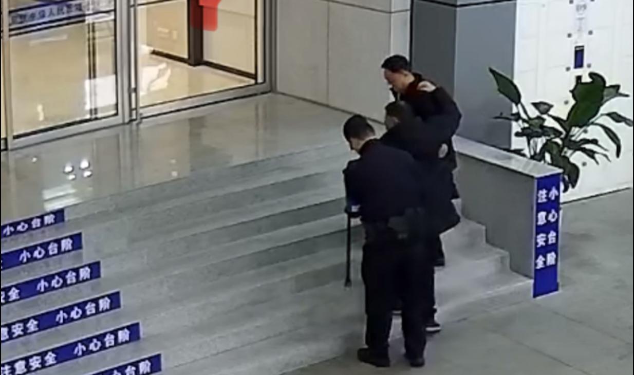 E:/25.12.10后 上傳網(wǎng)站留存/致敬“服務(wù)之星”劉禮兵！南京市保以專業(yè)守護(hù)安全，用溫情溫暖人心/照片/精修/5851dfcd78fd0f1bab3c514af4abc905.jpg5851dfcd78fd0f1bab3c514af4abc905